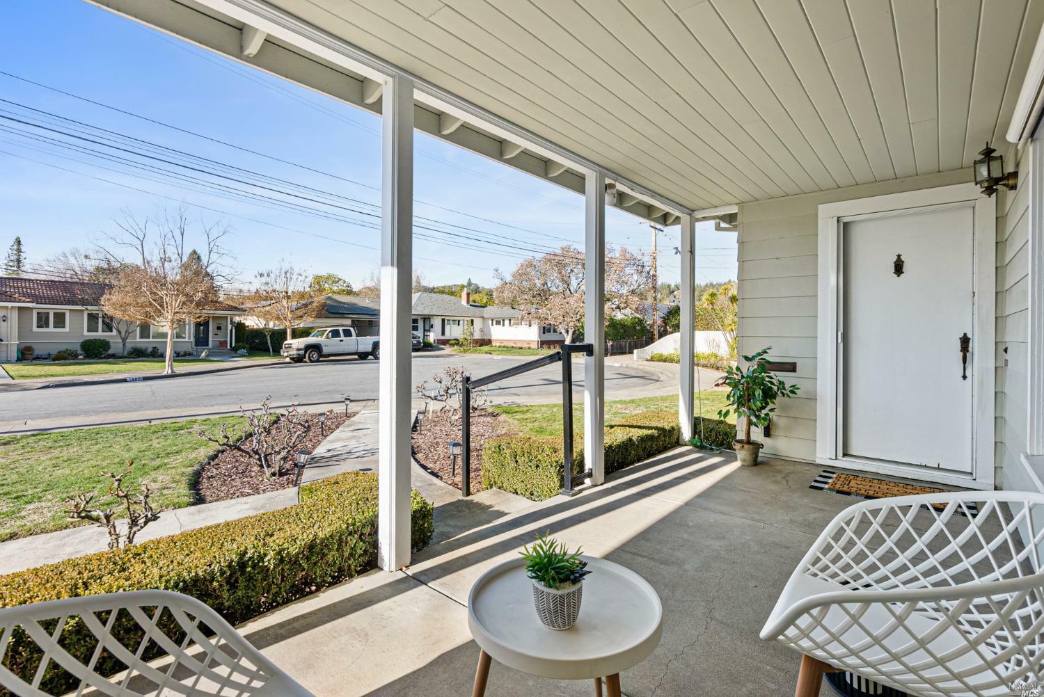 Property Photo: 1986 Dowling Court CA 95404