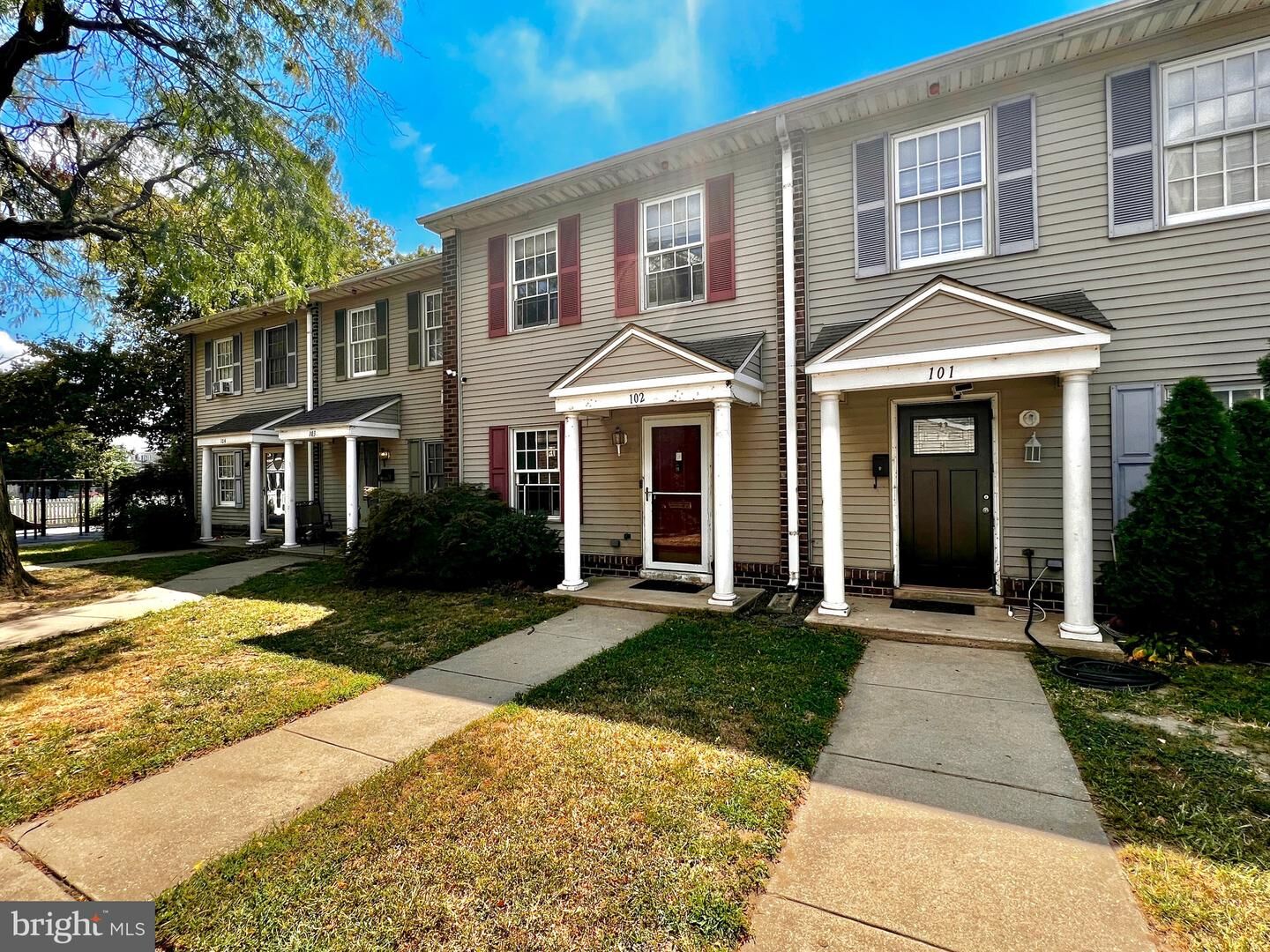 Property Photo:  102 Royal Court Lane  NJ 08103 