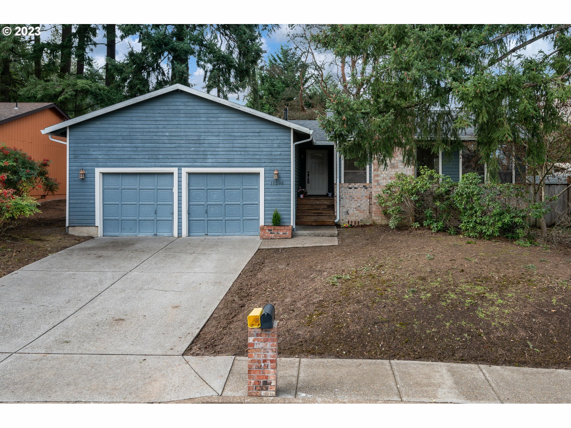 Property Photo:  11295 SW 108th Ave  OR 97223 