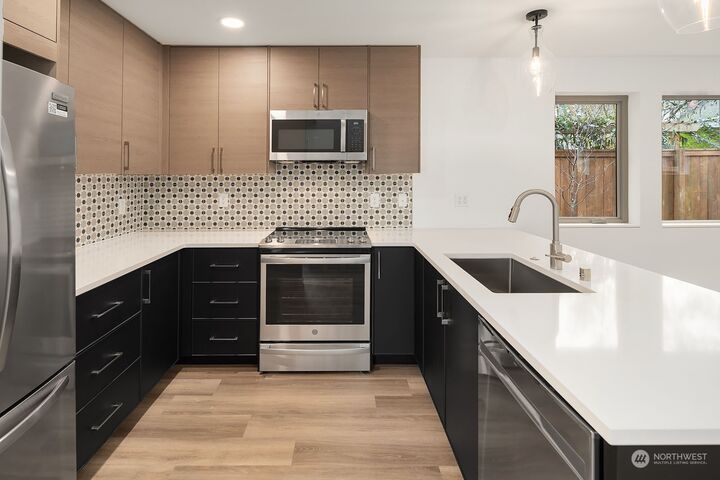 Property Photo:  1045 NE 89th Street  WA 98115 