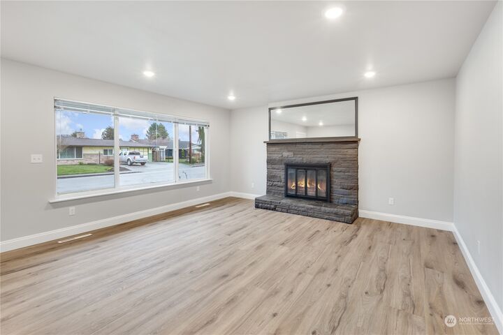 Property Photo: 1332 McDougall Avenue WA 98201