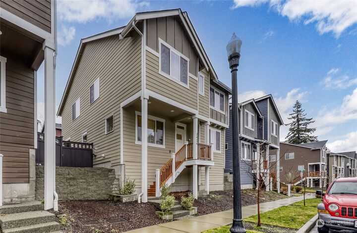 2426 Seringa Avenue  Bremerton WA 98310 photo