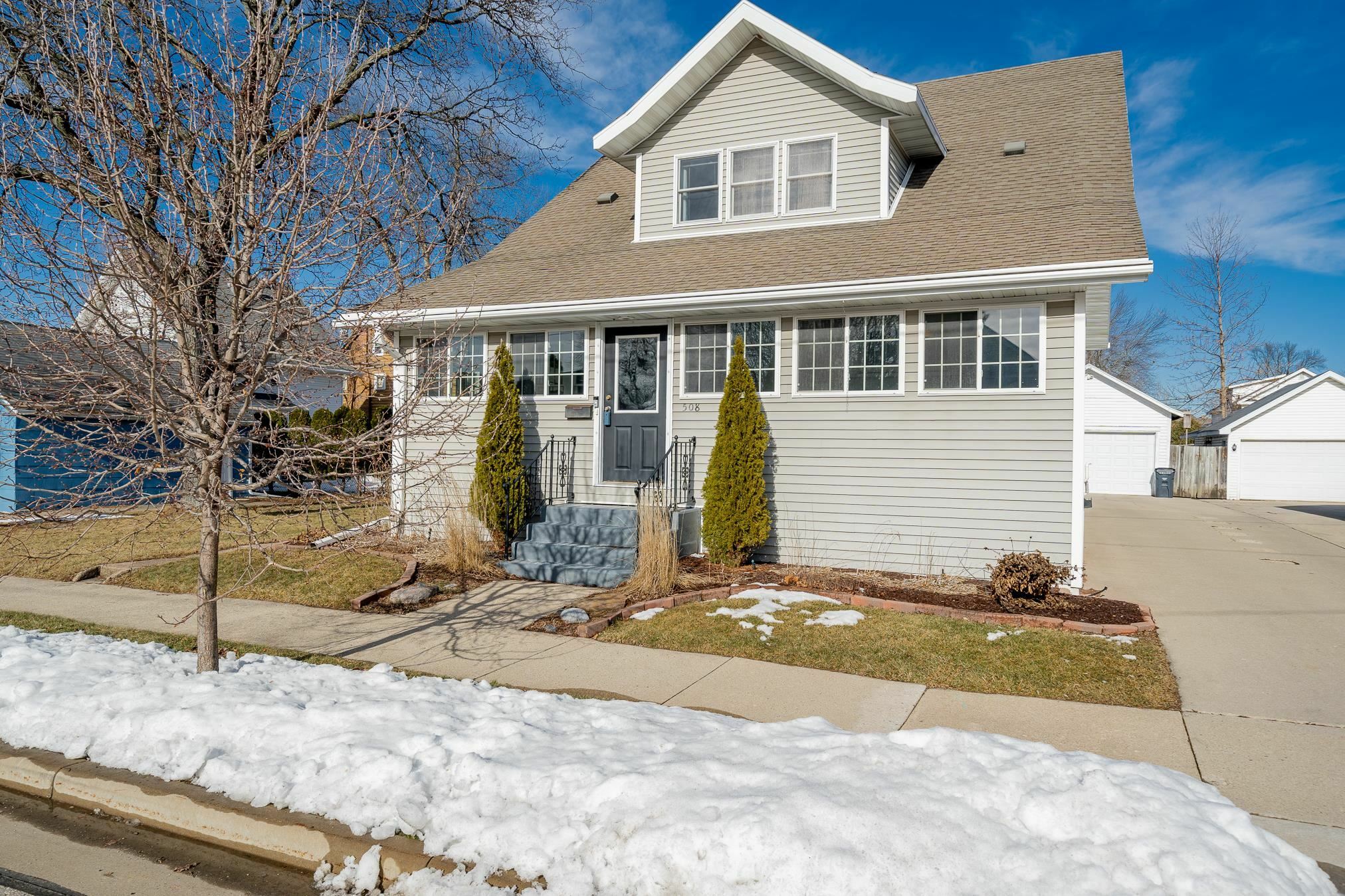 Property Photo:  508 E Franklin Avenue  WI 54956-2970 