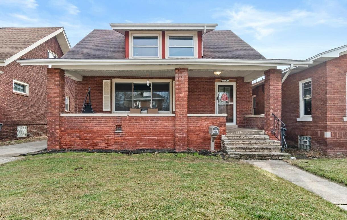 Property Photo: 919 E Cleveland Avenue IN 46342