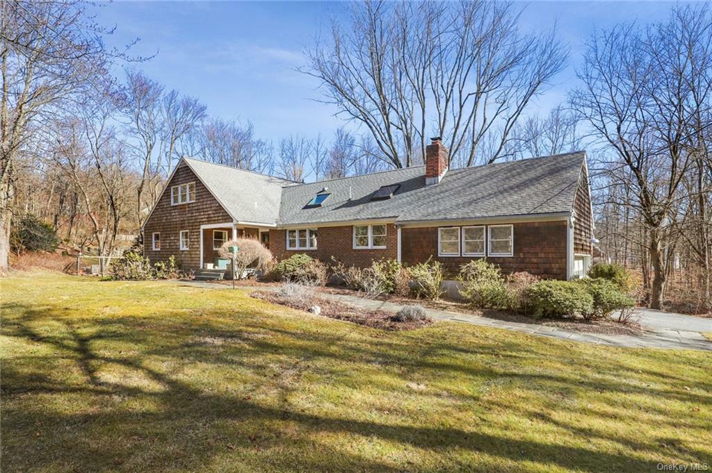 Property Photo:  4 Brook Farm Road E  NY 10506 