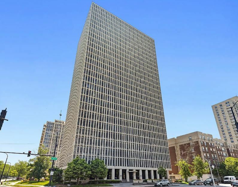 Property Photo: 6700 S South Shore Drive 8E IL 60649