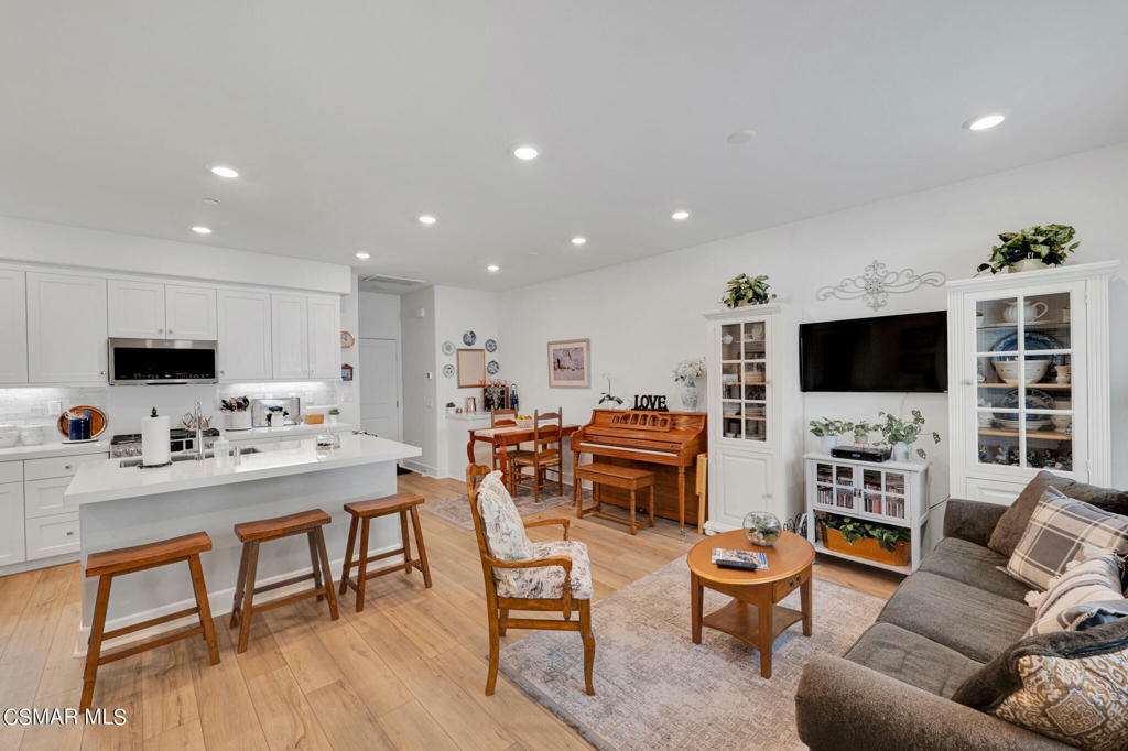 Property Photo:  3031 Honolulu Lane  CA 93065 