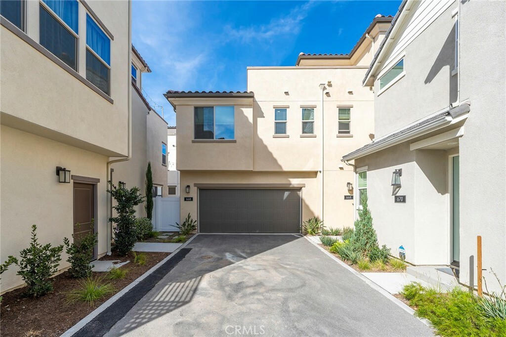 Property Photo:  668 S Motif  CA 92805 