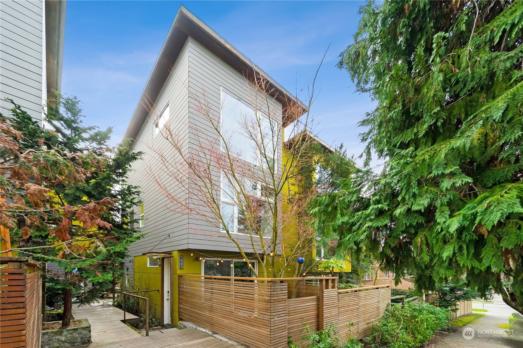 Property Photo: 1407 E Fir Street B WA 98122