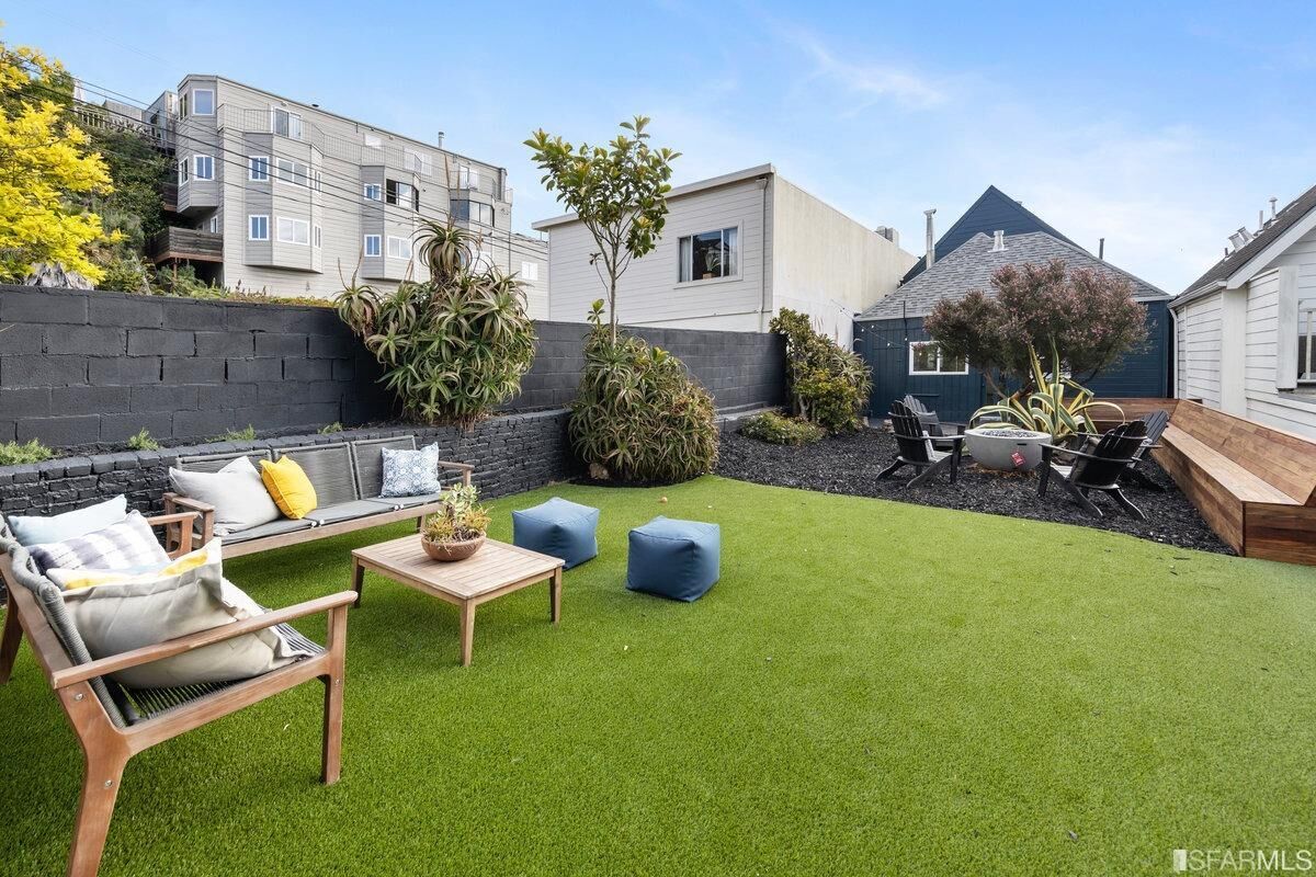 Property Photo: 2102 Castro Street CA 94131