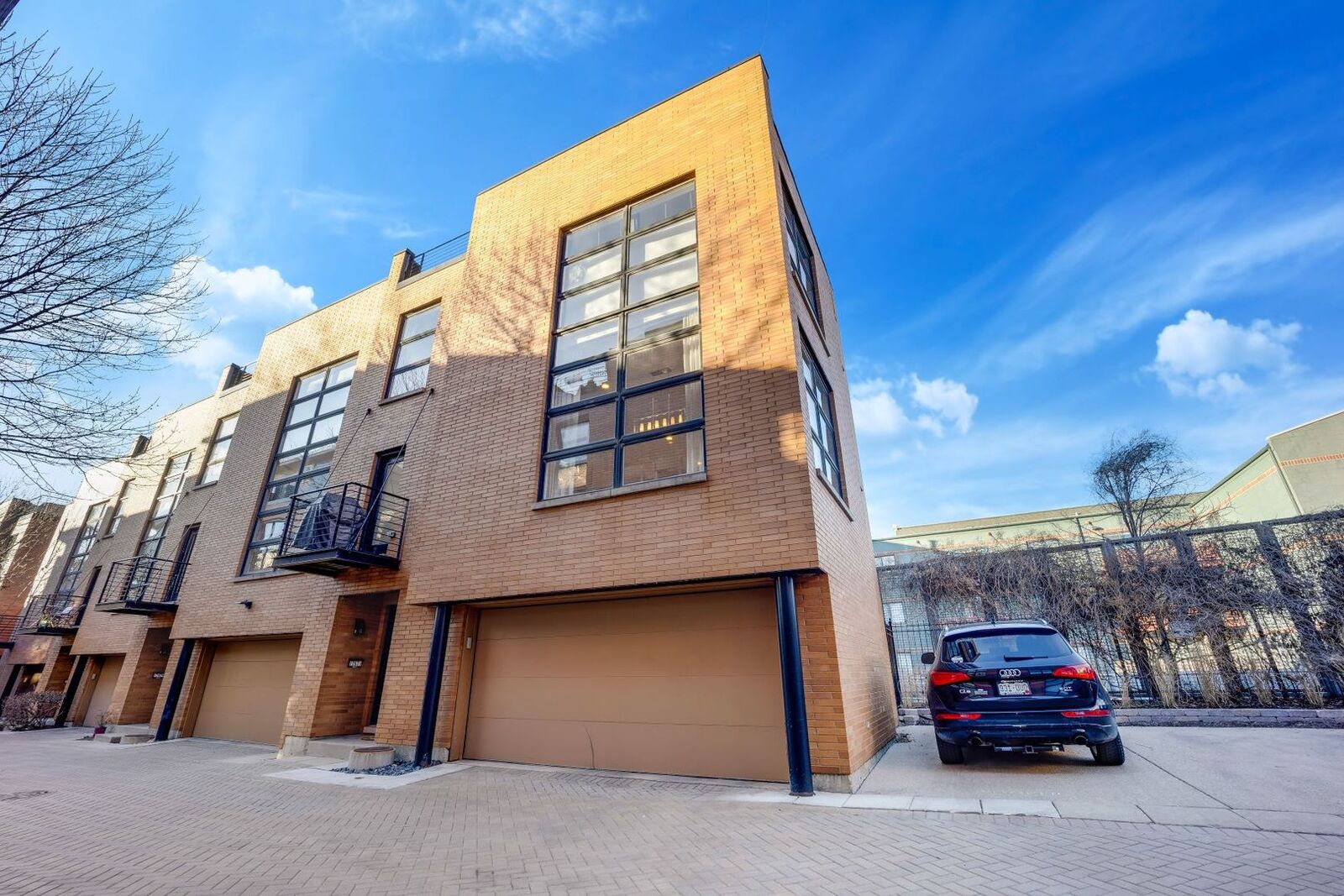 Property Photo:  1767 N Hoyne Avenue O  IL 60647 