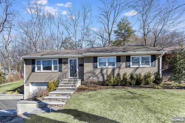 50 Sioux Avenue  Oakland NJ 07436 photo