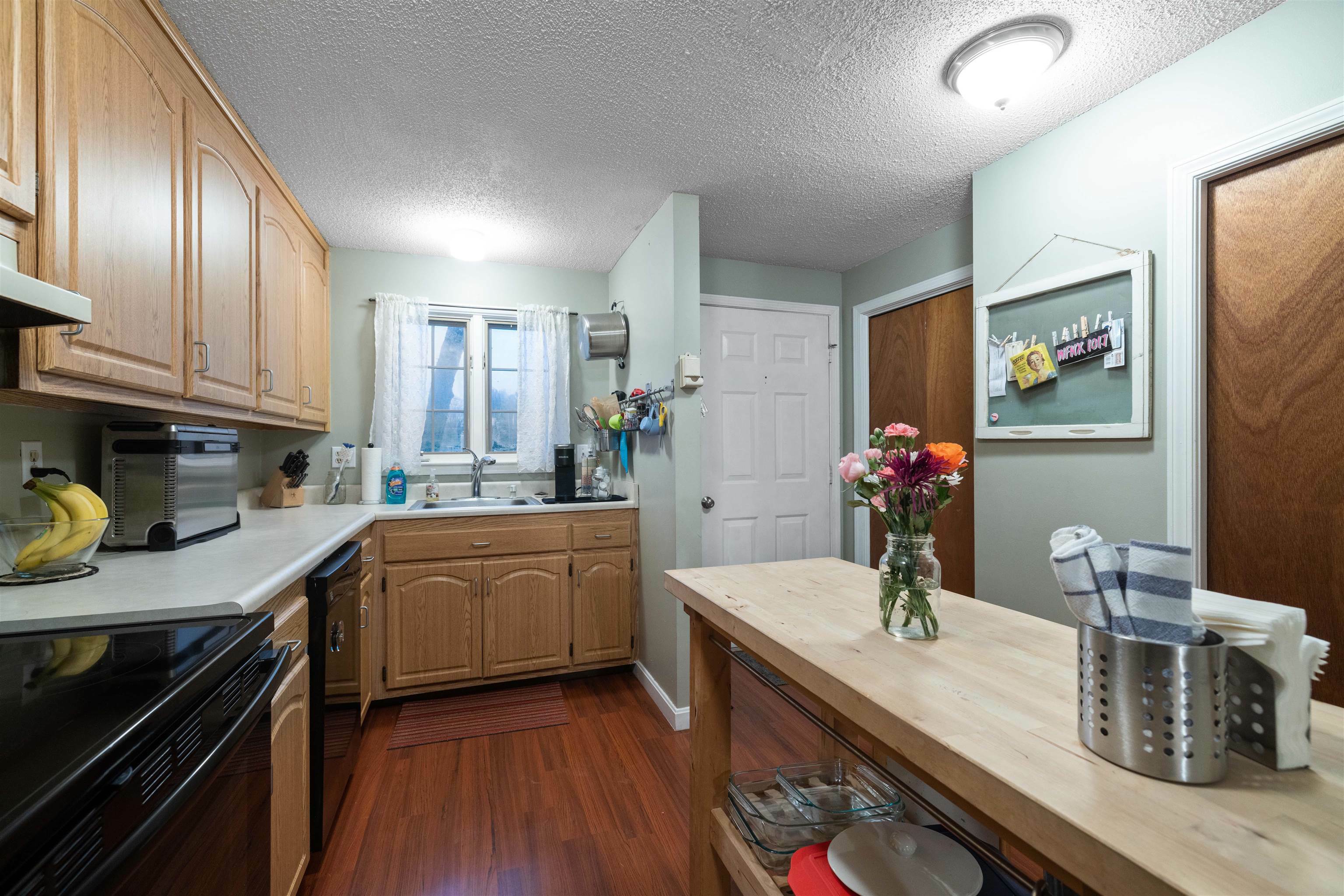 Property Photo: 727 Fox Hollow Drive NH 03051