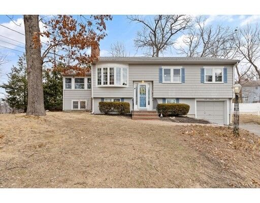 Property Photo:  4 Tanners Circle  MA 01801 