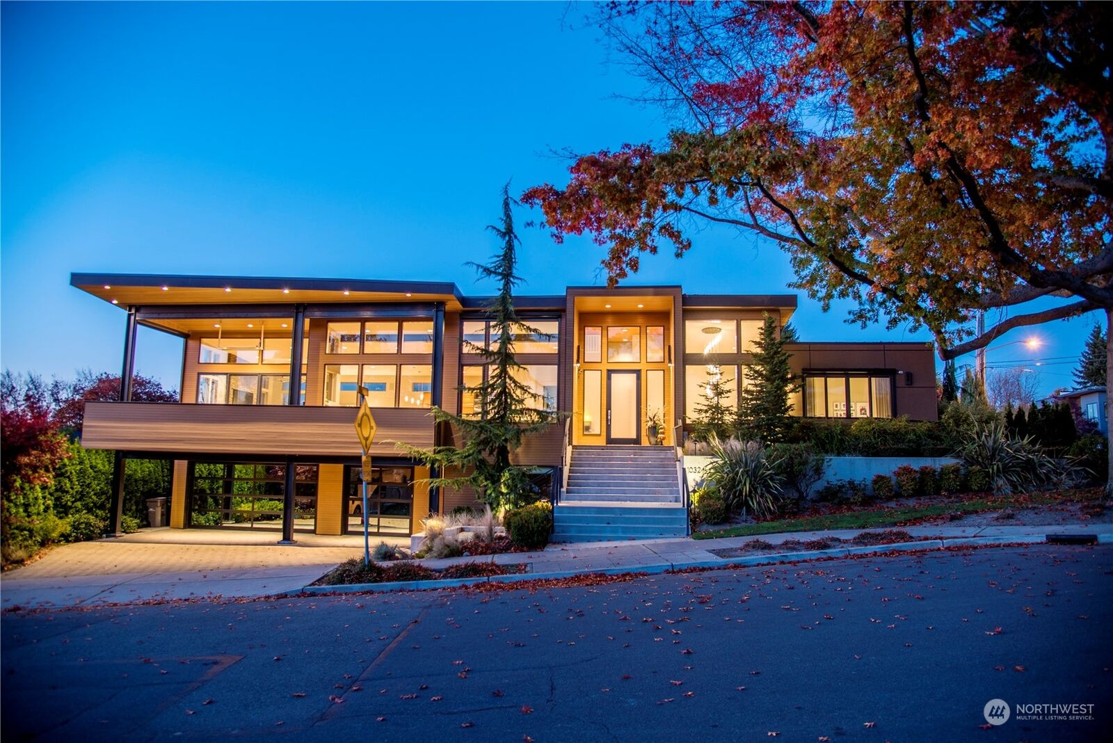 House for sale in Kirkland 10324 NE 67th Street, Kirkland, WA 98033