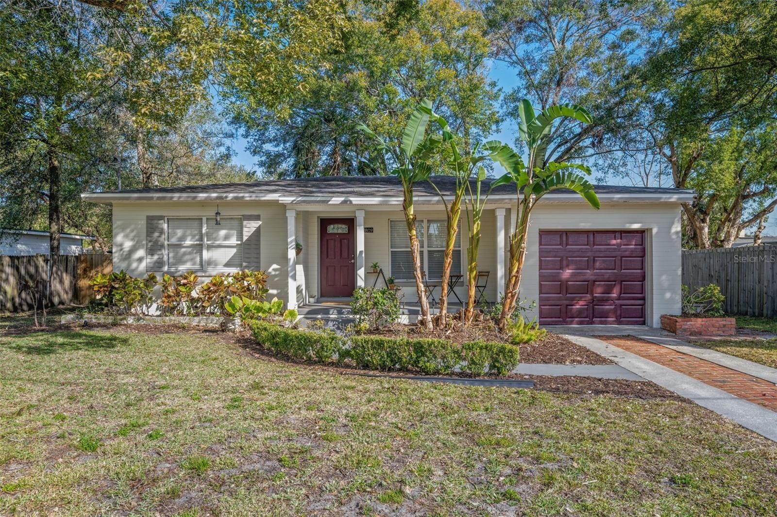 Property Photo: 2809 E Pine Street FL 32803