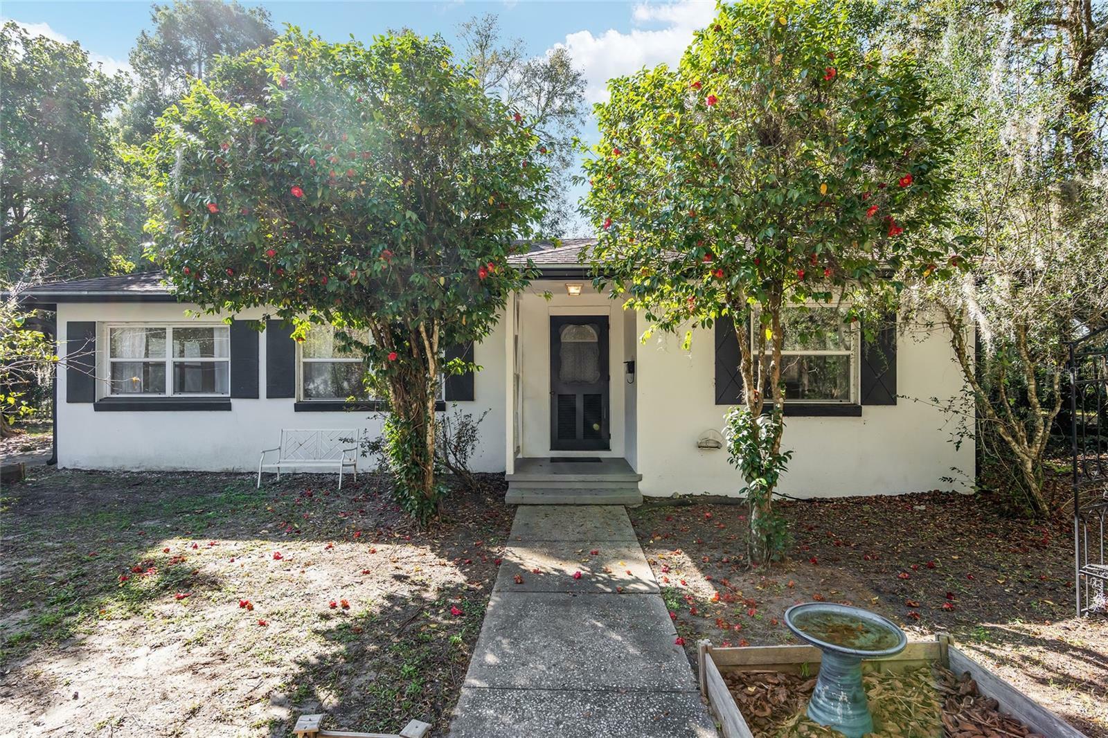 Property Photo:  1717 NW 7th Place  FL 32603 