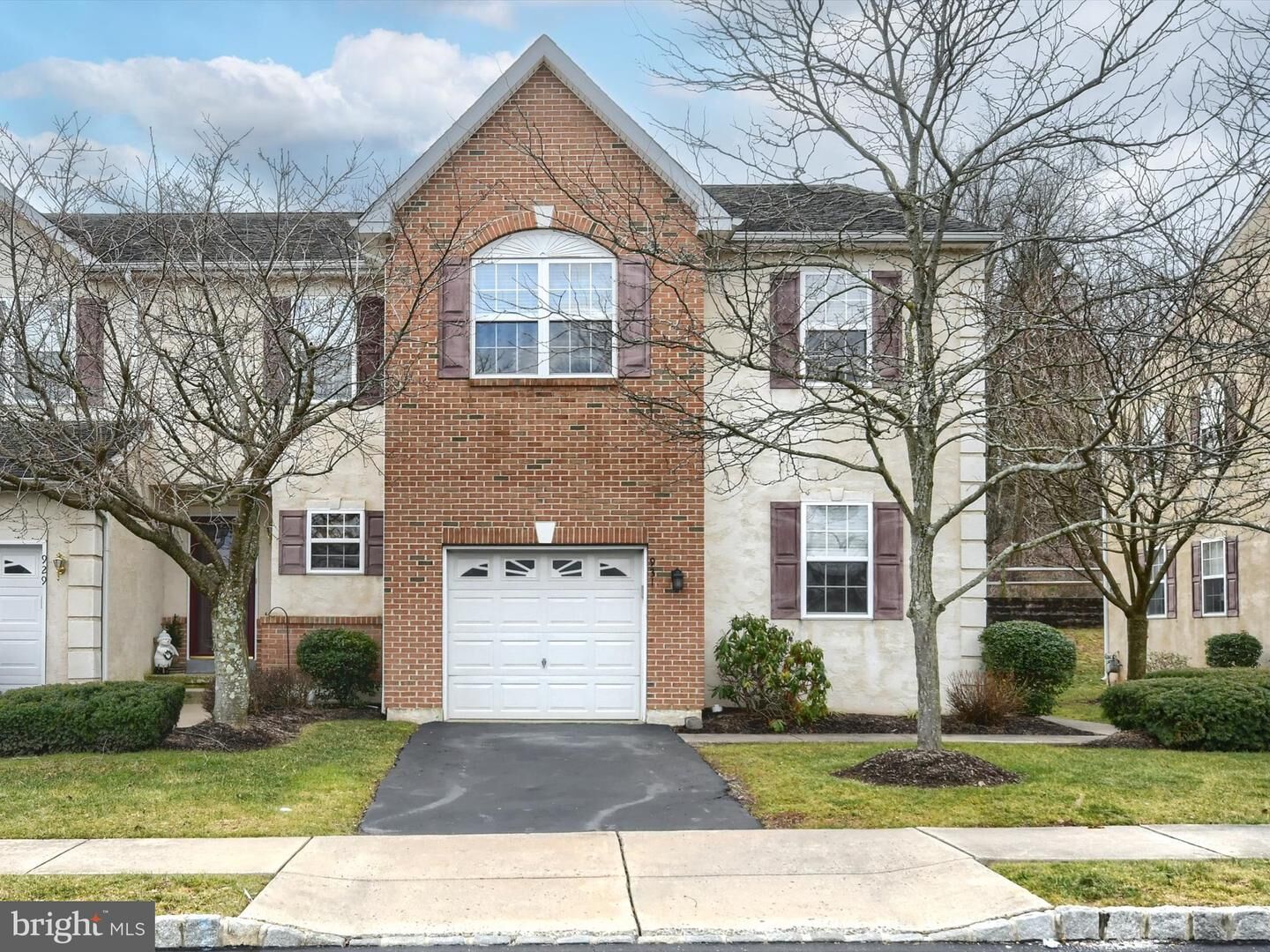 Property Photo: 931 Avondale Drive PA 18076