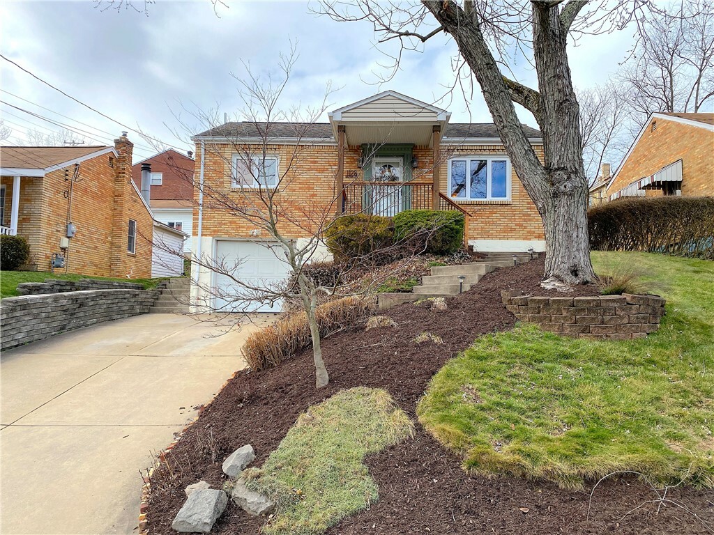Property Photo: 1128 Dagmar Ave PA 15216