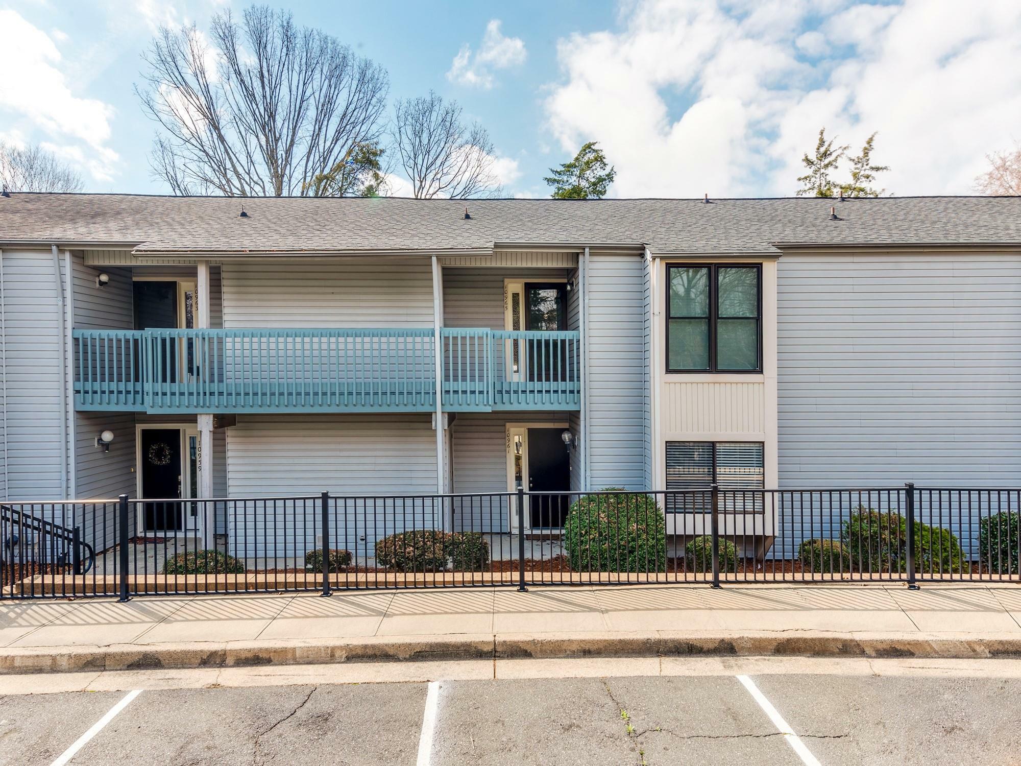 Property Photo: 10965 Harrowfield Road NC 28226