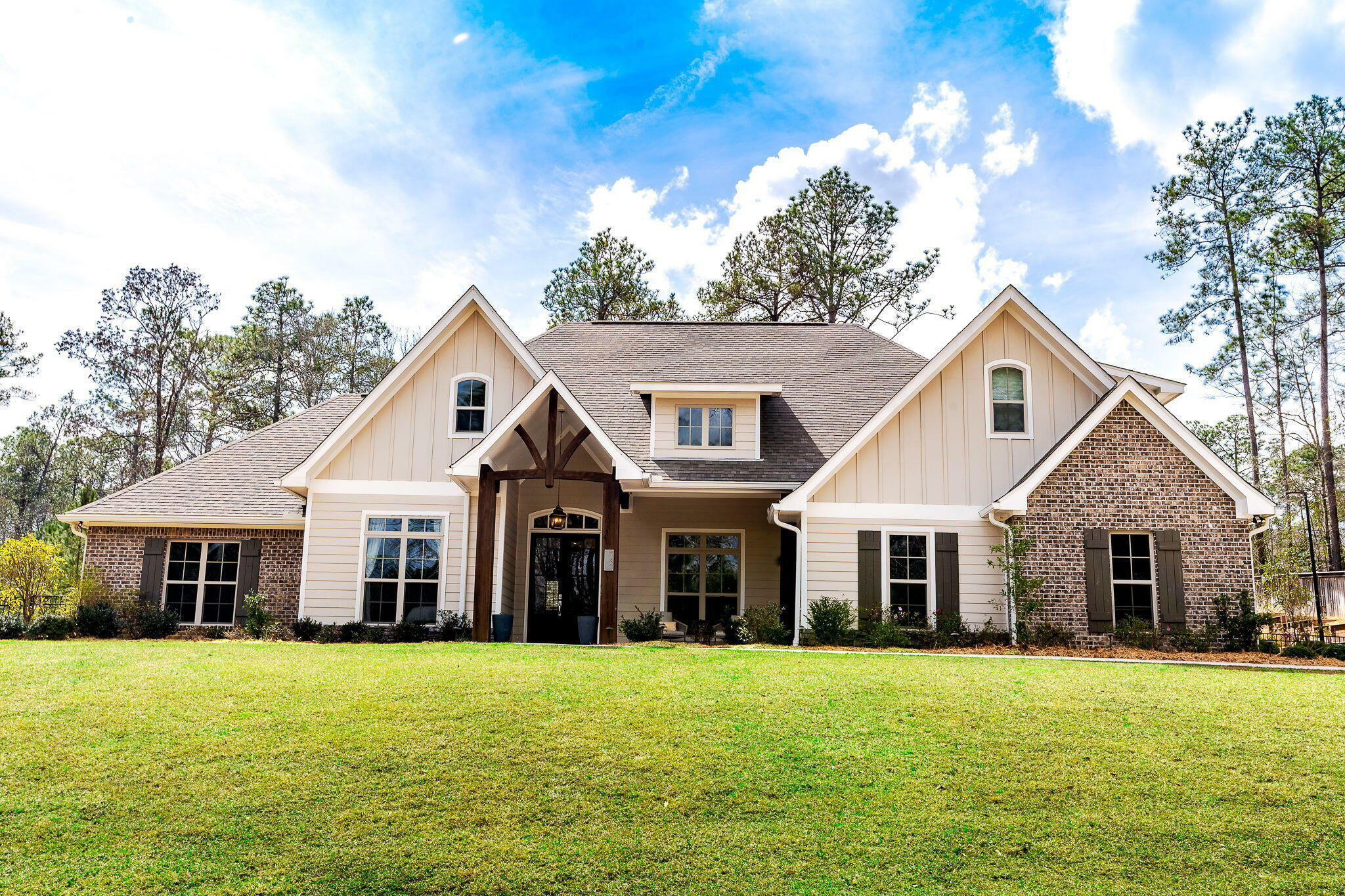 Property Photo:  76 Brookhollow Blvd.  MS 39402 