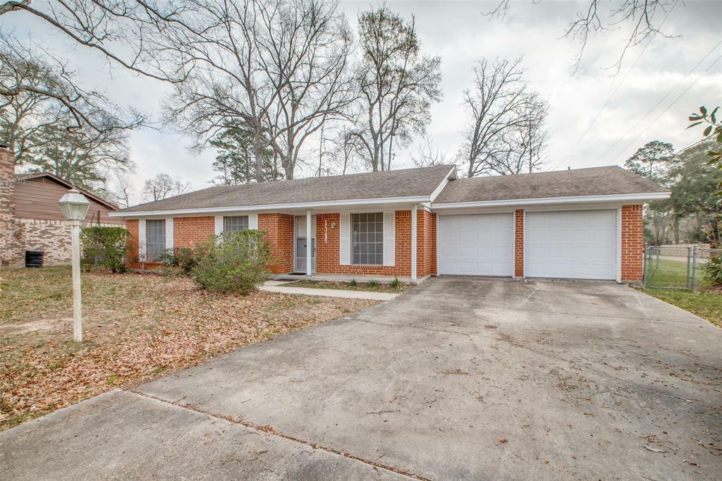 Property Photo: 1715 S 1st Street TX 77301