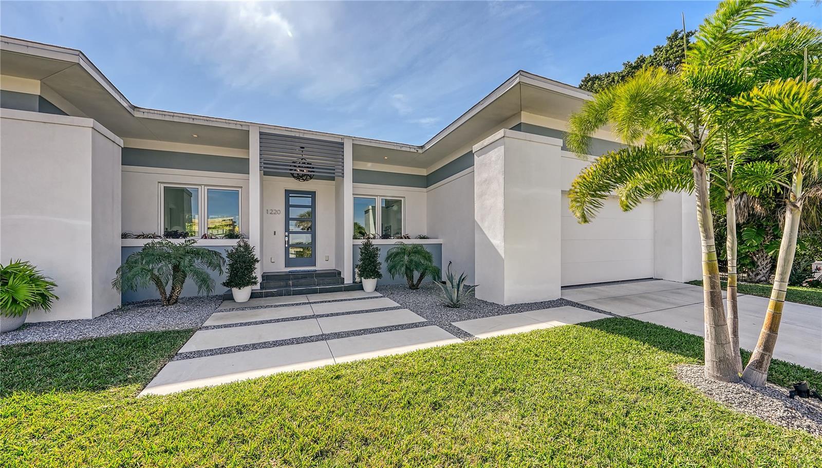 Property Photo: 1220 Bogey Lane FL 34228