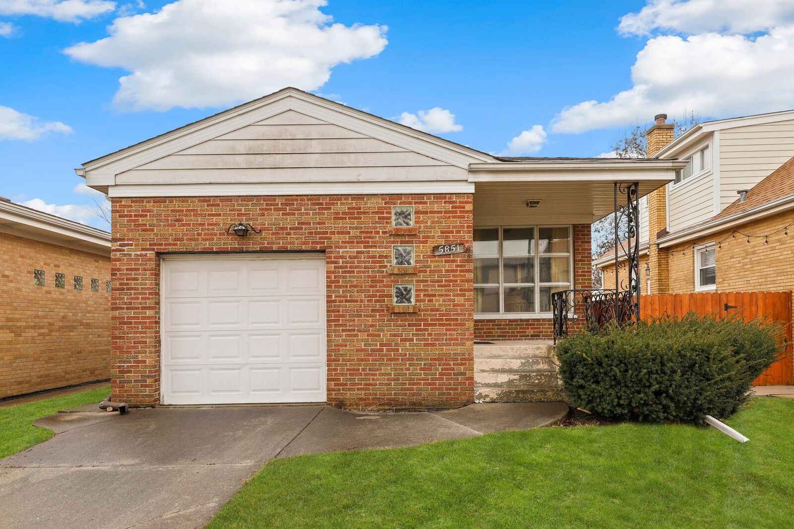 Property Photo:  5851 N Napoleon Avenue  IL 60631 