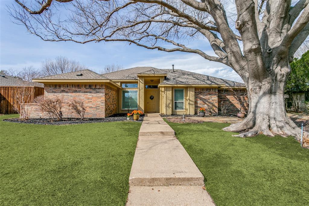 Property Photo: 208 Simmons Drive TX 75019