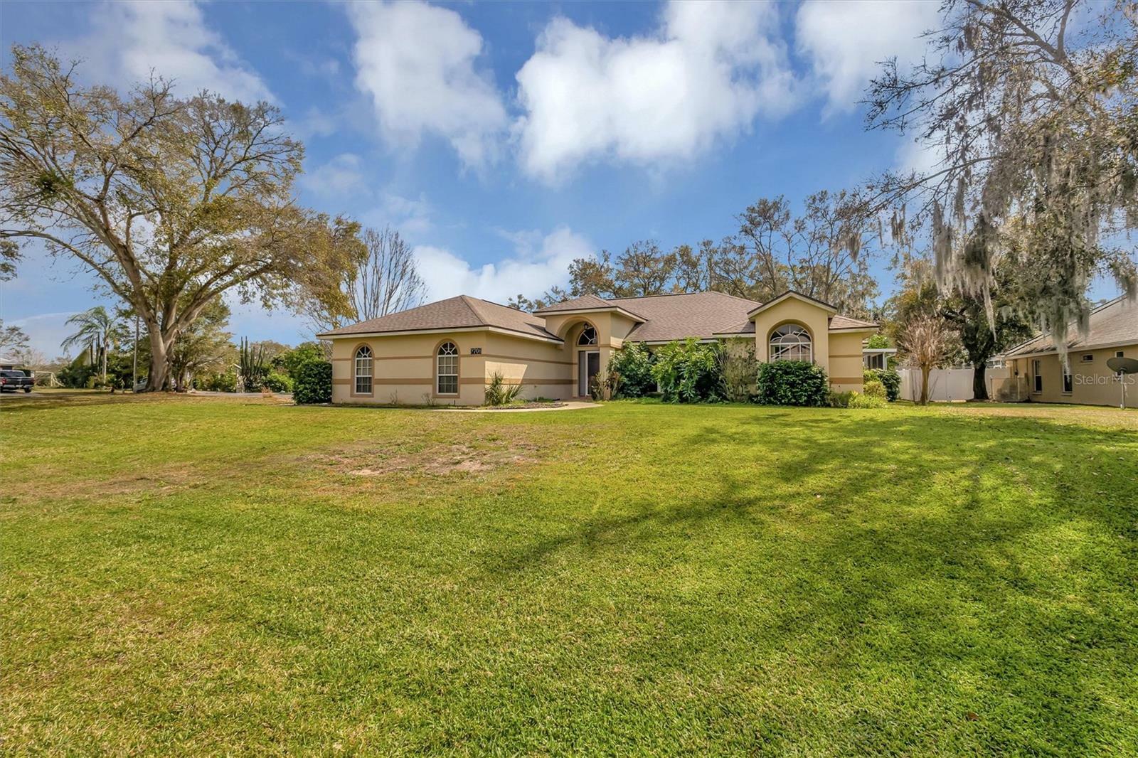 Property Photo:  2706 Bayview Drive  FL 32726 