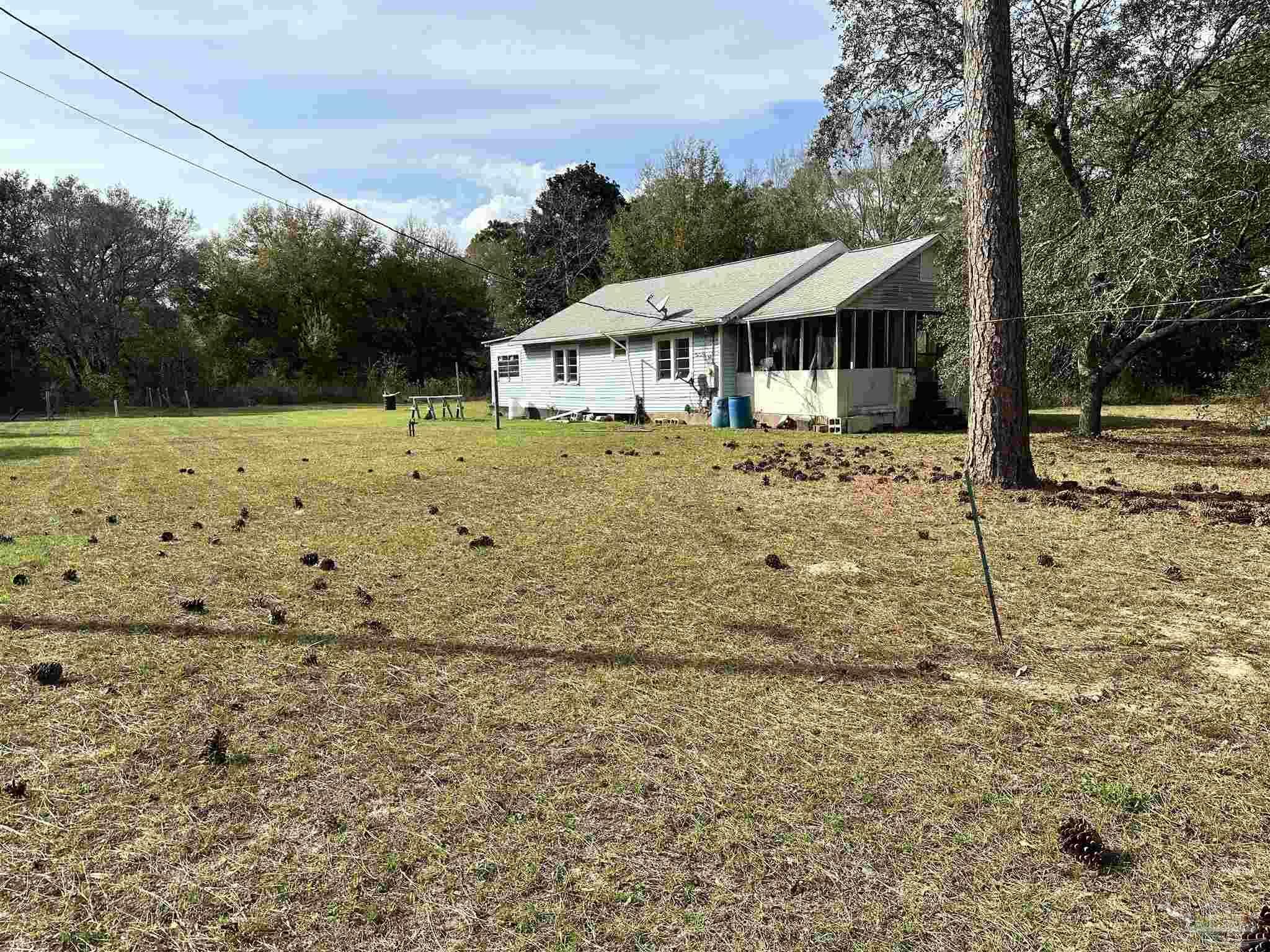 Property Photo:  4991 Nichols Creek Rd  FL 32583 