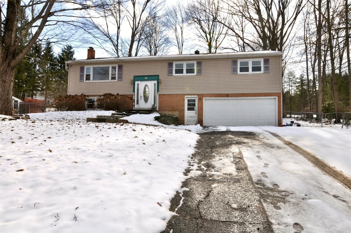 Property Photo:  4 Eland Drive  NY 13732 