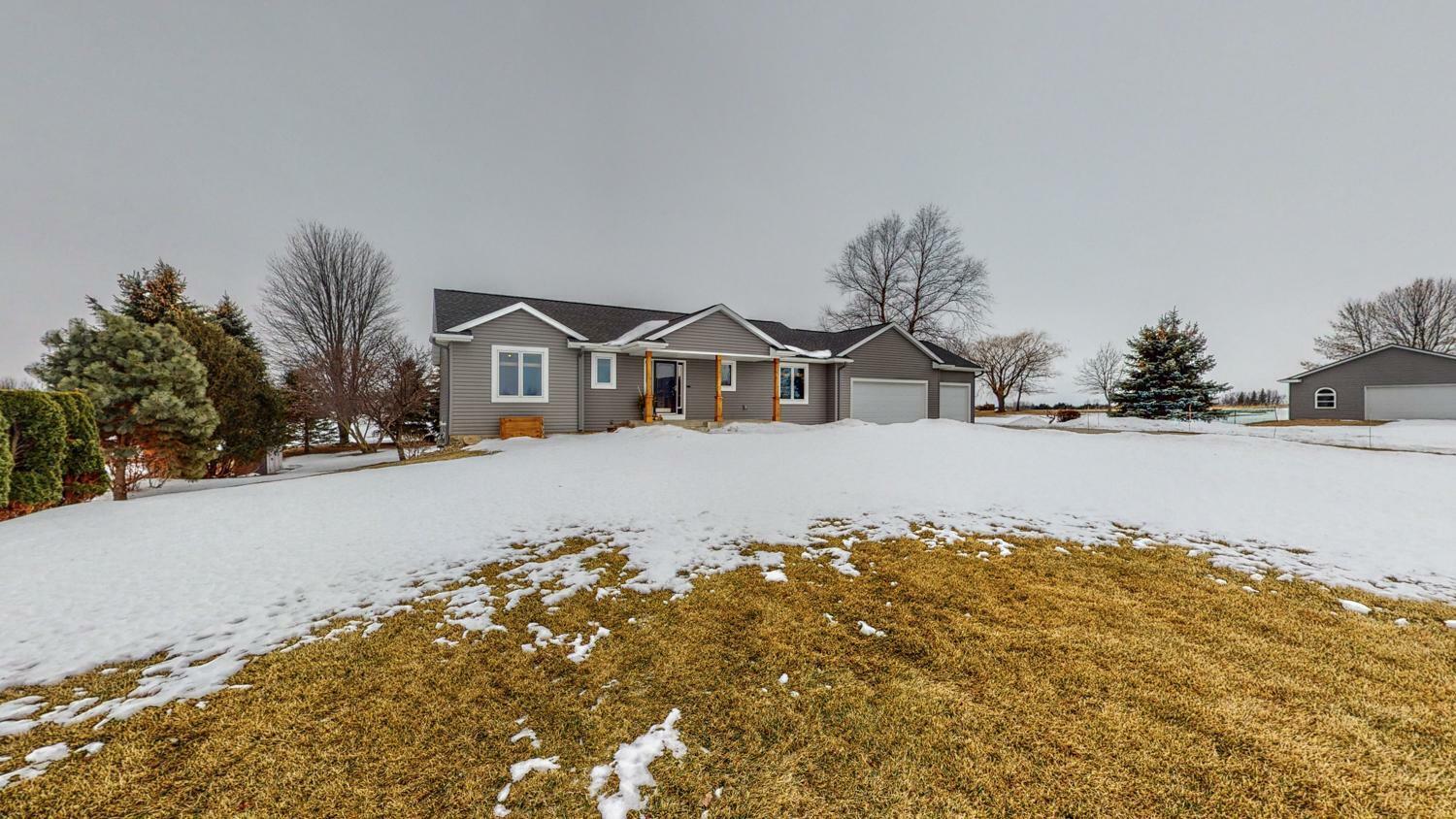 Property Photo: 24705 619th Street MN 55955