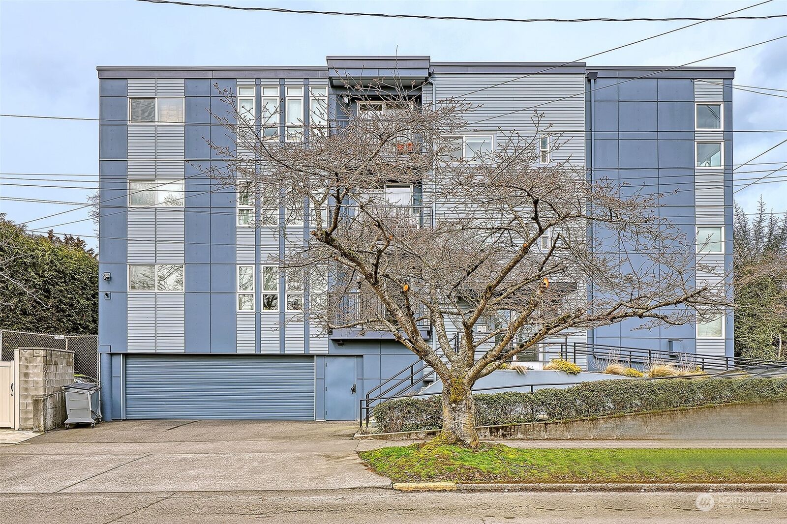 Property Photo:  301 22nd Avenue E 6B  WA 98112 