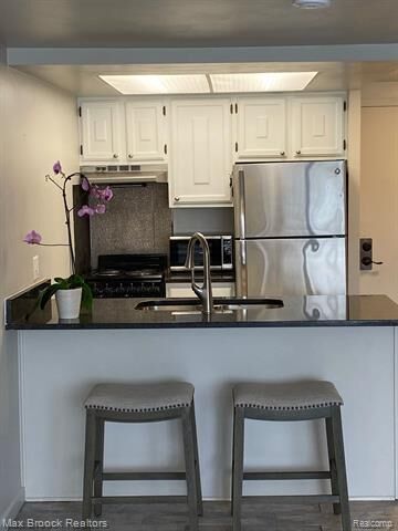 Property Photo: 35300 Woodward Avenue 502 MI 48009