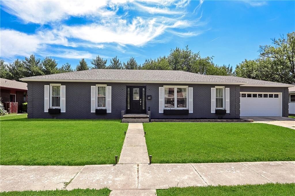 Property Photo:  320 Hickory Lane   61938 