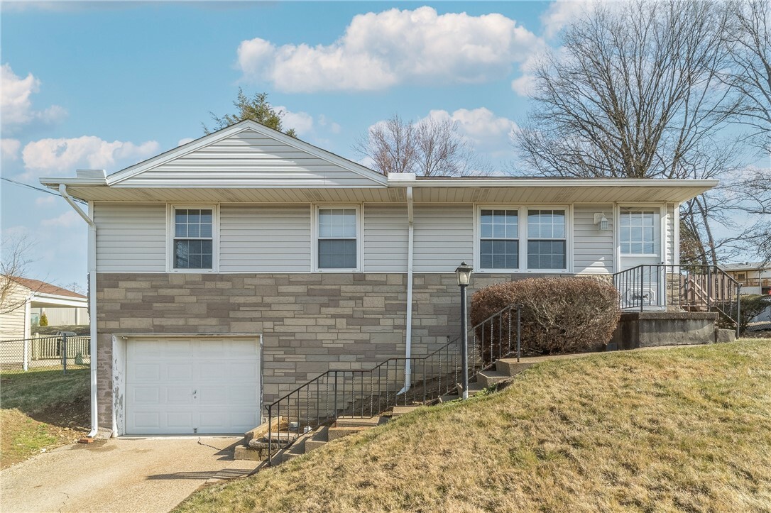 Property Photo:  395 Fairwood Dr  PA 15642 