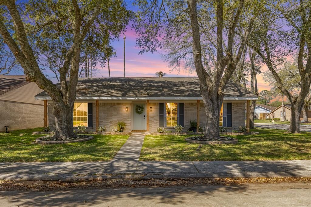 Property Photo:  11718 N Nottingham Circle  TX 77071 