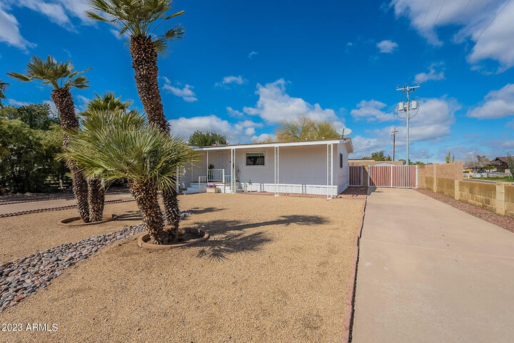 Property Photo: 2542 E Oraibi Drive AZ 85050