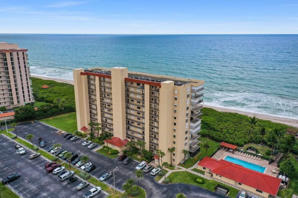Property Photo: 4250 N Highway A1a 407 FL 34949