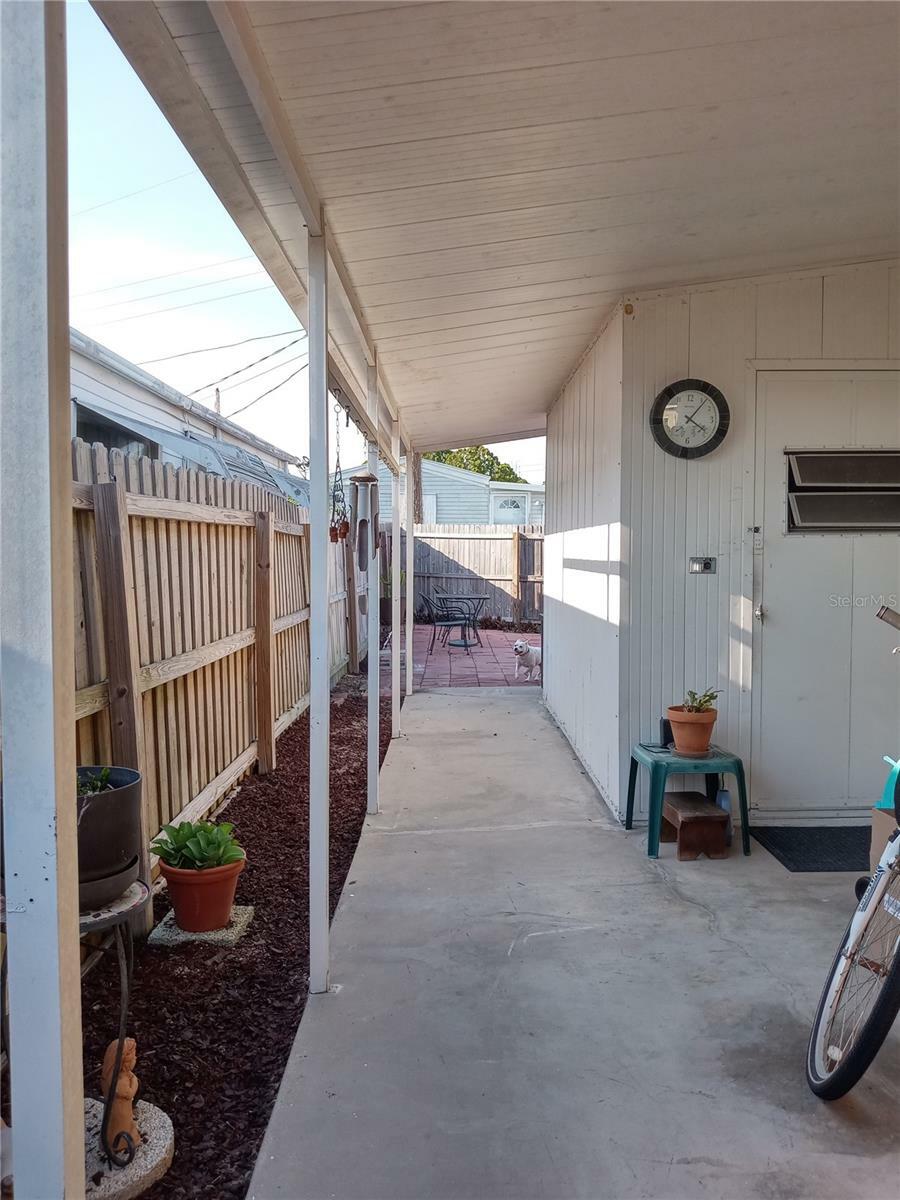 Property Photo: 315 51st Avenue Drive W FL 34207