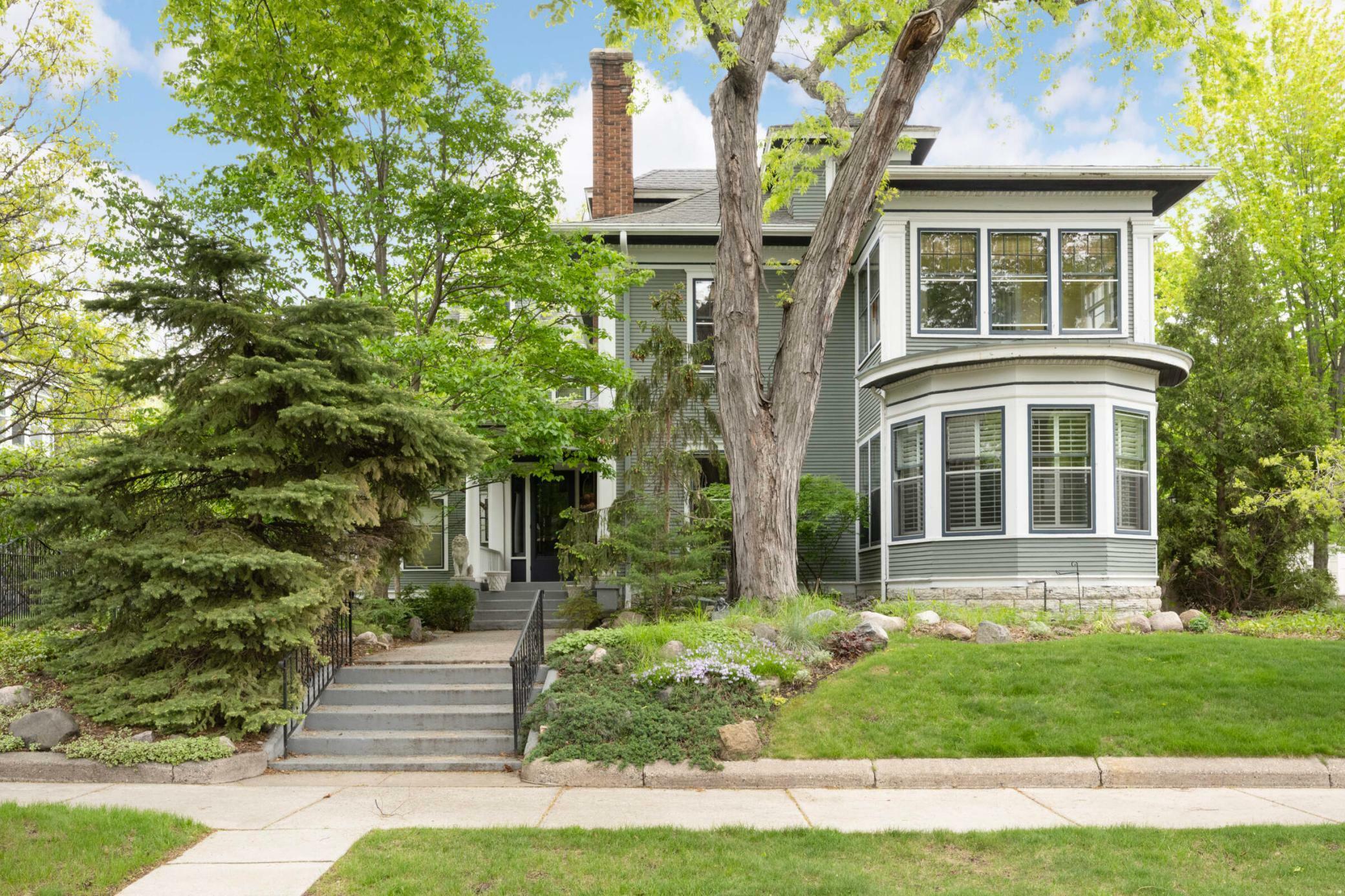 Property Photo: 1819 Humboldt Avenue S MN 55403