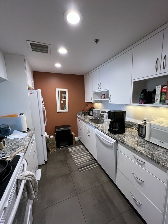 Property Photo:  75-83 Cambridge Parkway E504  MA 02142 