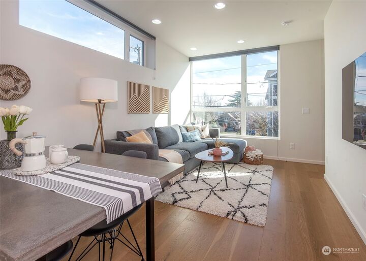 Property Photo:  212 17th Avenue E B  WA 98112 