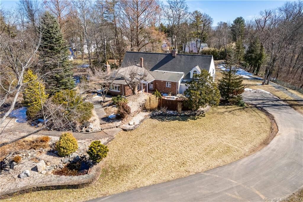 Property Photo:  14 Gledhill Lane  CT 06117 