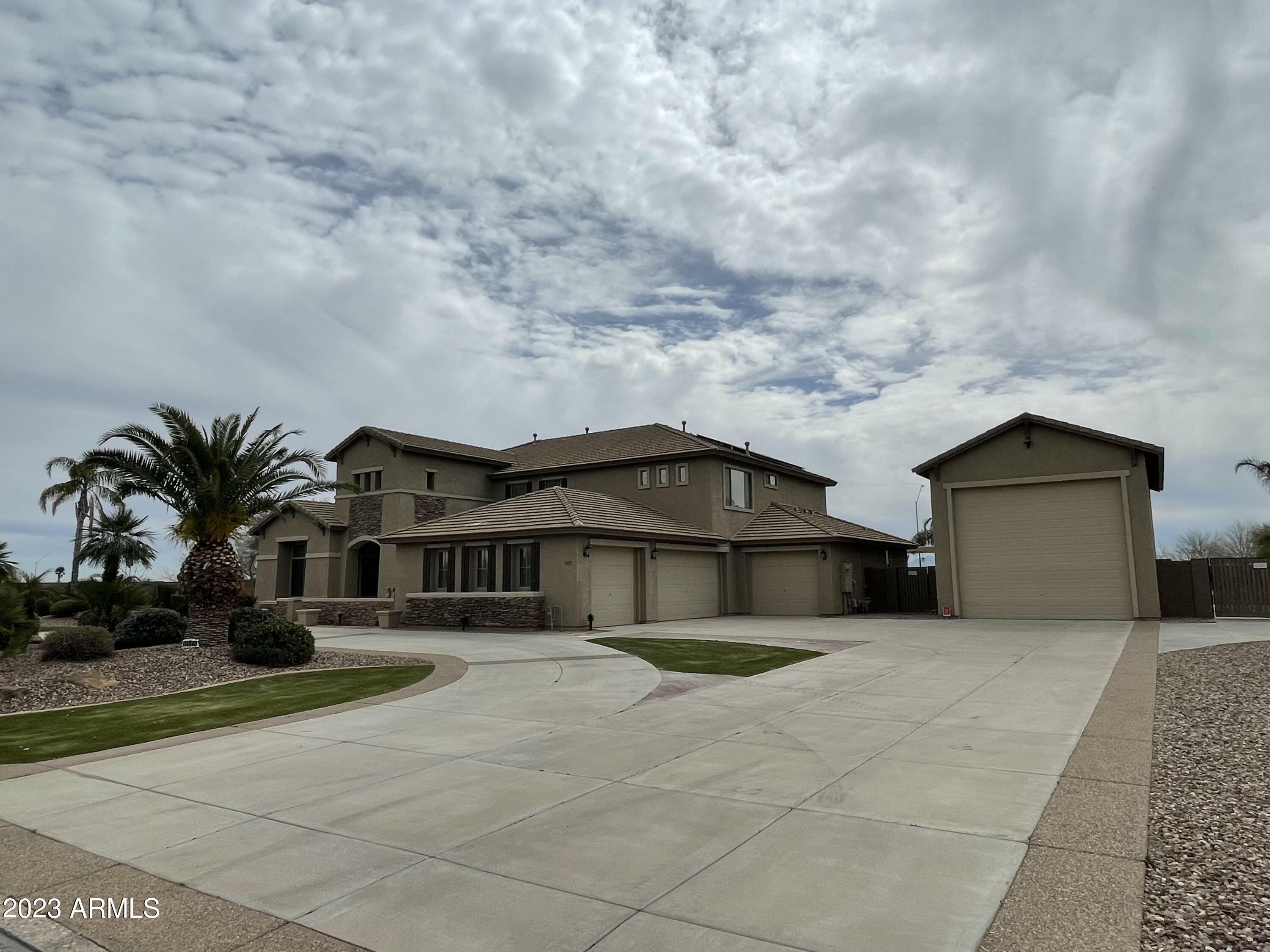 Property Photo: 14047 W Becker Lane AZ 85379