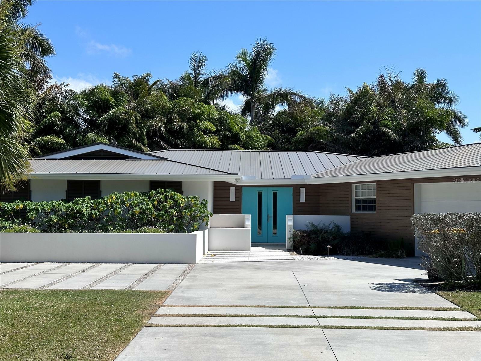 Property Photo:  217 Bird Key Drive  FL 34236 