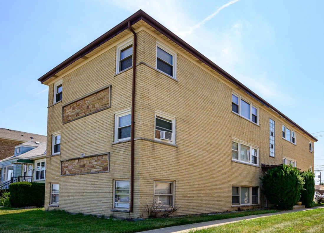 Property Photo:  6917 W Irving Park Road 3S  IL 60634 