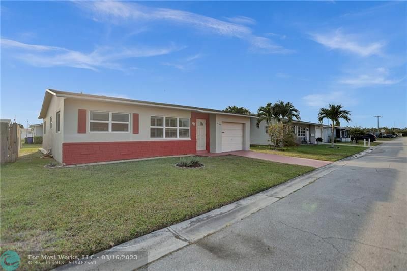 Property Photo: 1040 NW 67th Ave FL 33063