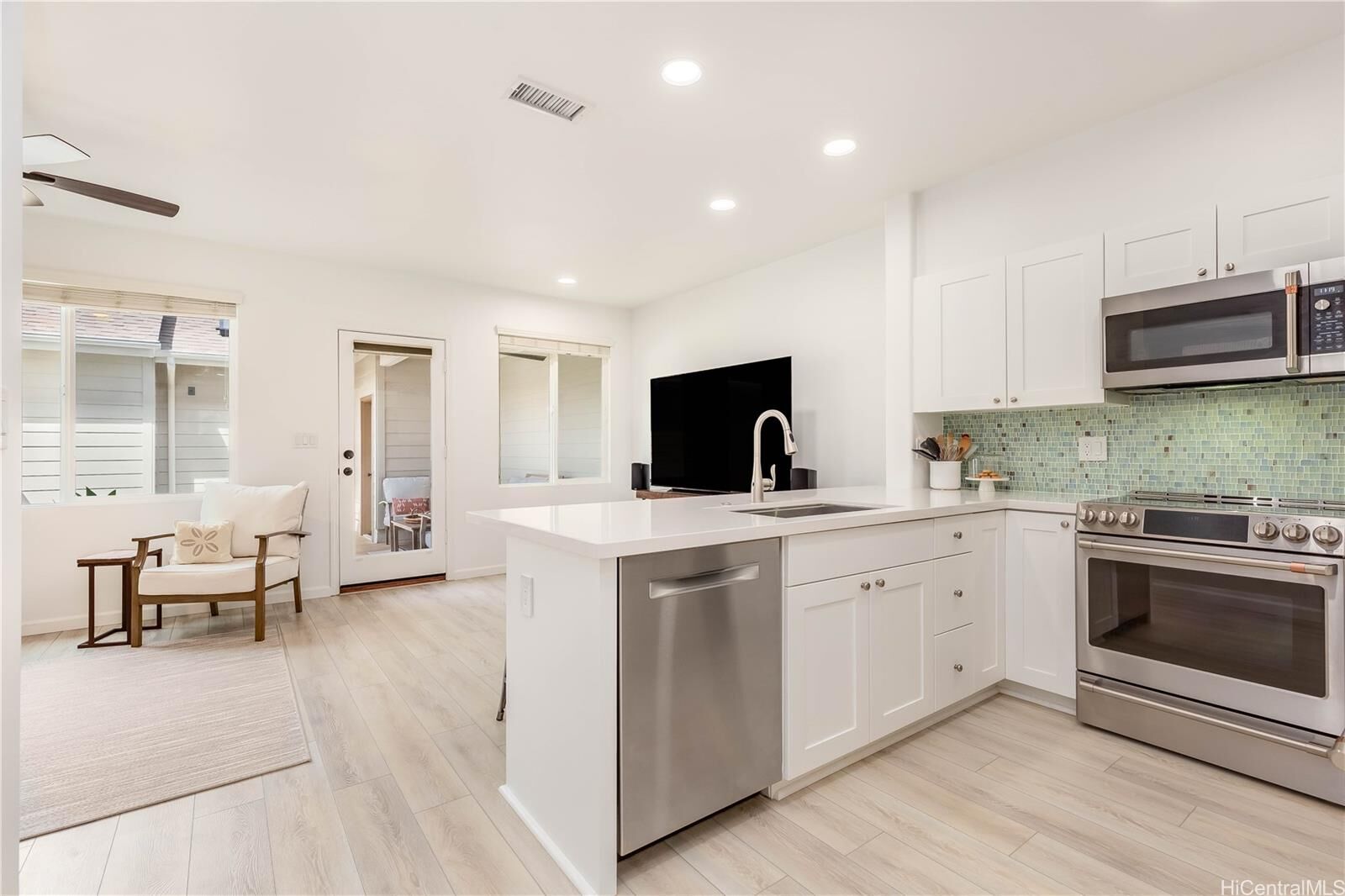 Property Photo: 91-1387 Kaiokia Street 2405 HI 96706